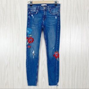 Zara | Floral Embroidered Distressed Skinny Jeans Size 4